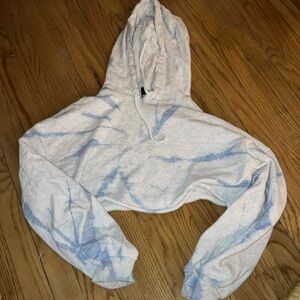 H&M Blue and White Tie-Dye Crop Top Hoodie